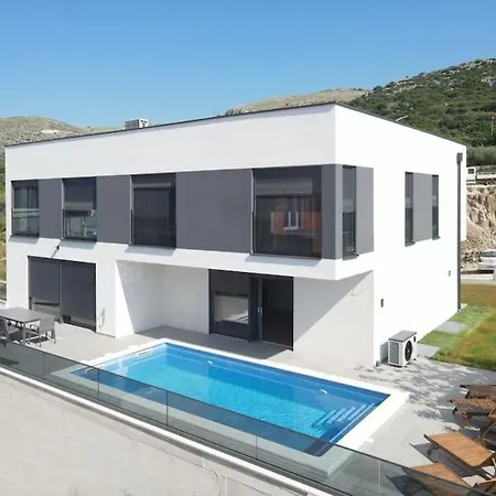Villa Good Vibes
